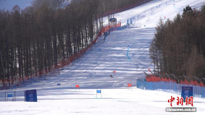 全国高山滑雪锦标赛第二日赛况：超级大回转与