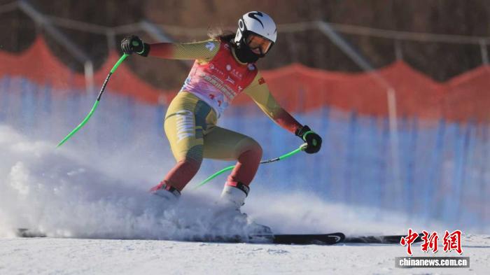 全国高山滑雪锦标赛第二日赛况：超级大回转与