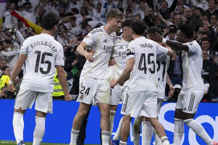 裁判判罚争议引热议，皇马德比险些改写结局