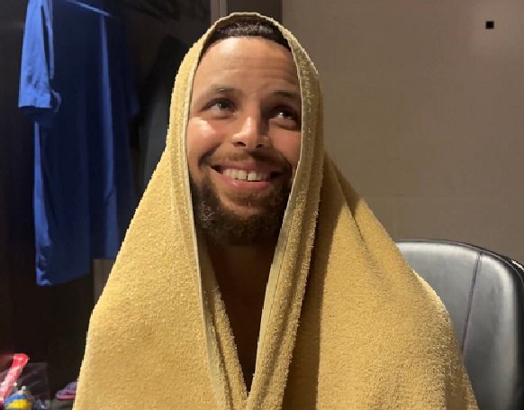 开拓者逆袭晋级季后赛 杨瀚森杰伦格林闪耀赛场